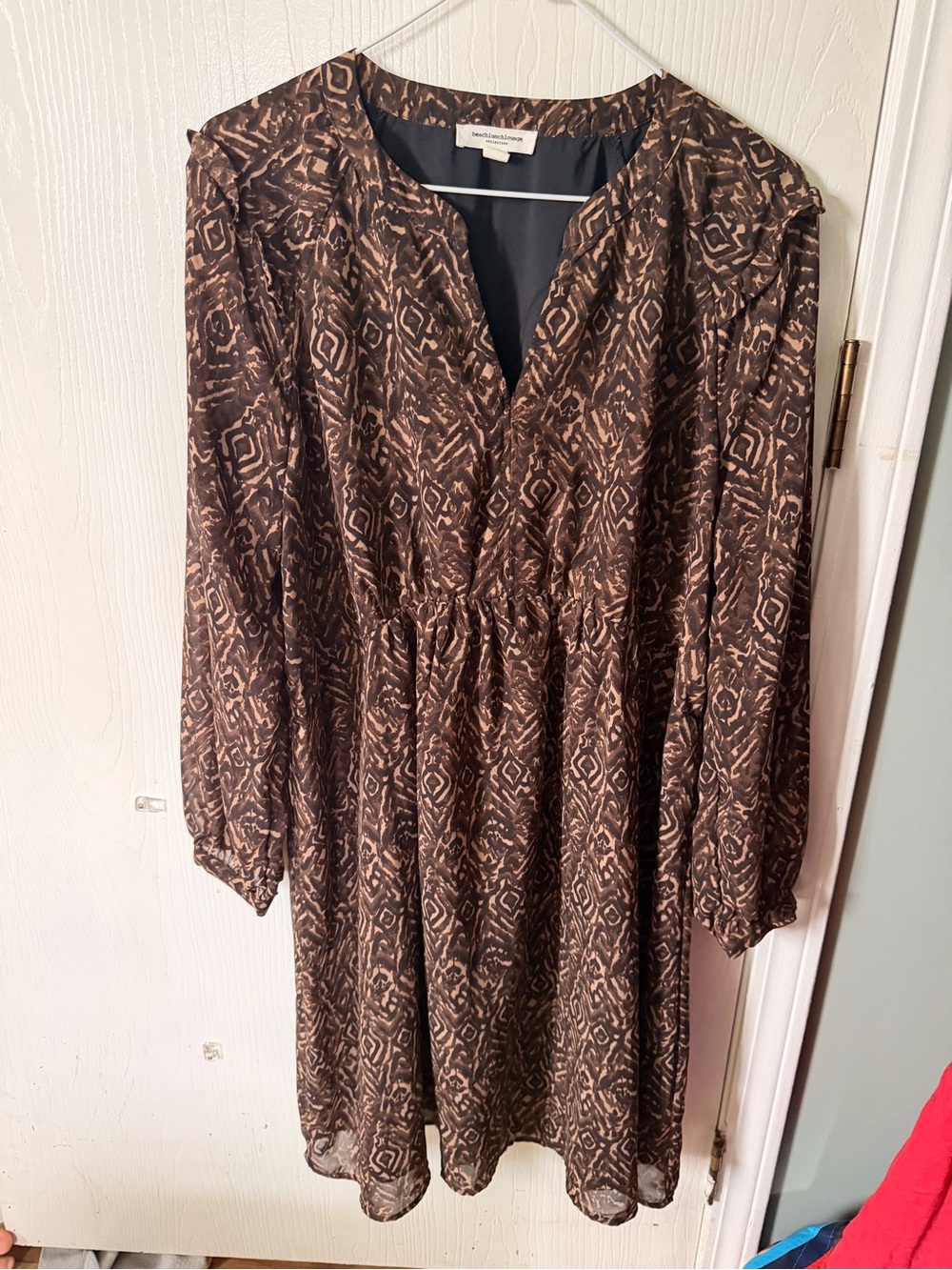 beachlunchlounge Brown Patterned Long Sleeve V-Neck Dress